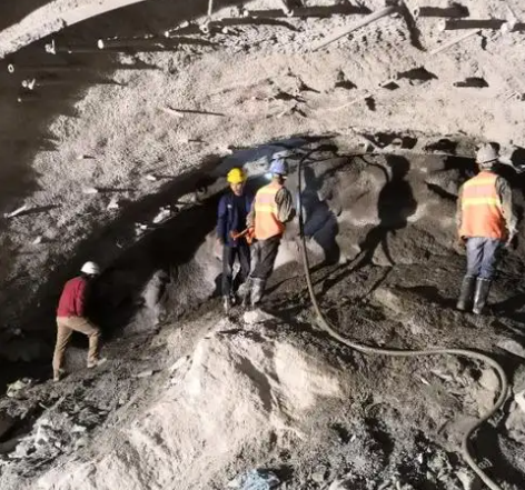 松溪拱顶带模注浆料的施工流程及注意事项